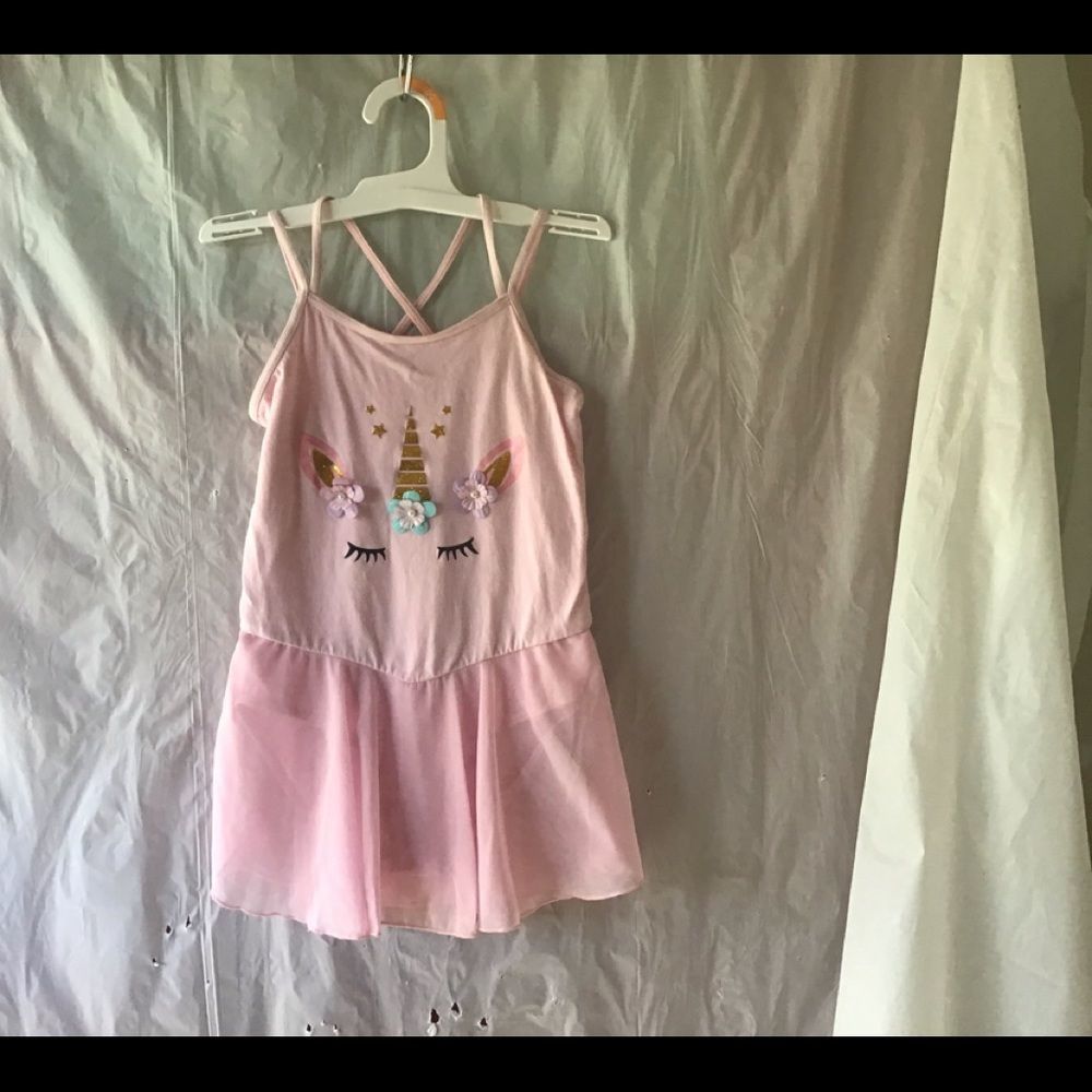 Girl’s dancewear